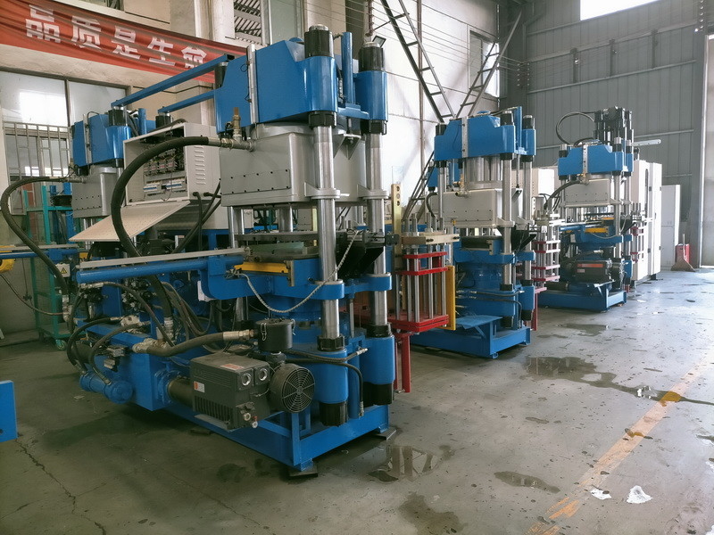 Compression hydraulique de silicone de Valcanizing de machine en caoutchouc automatique de presse à compression