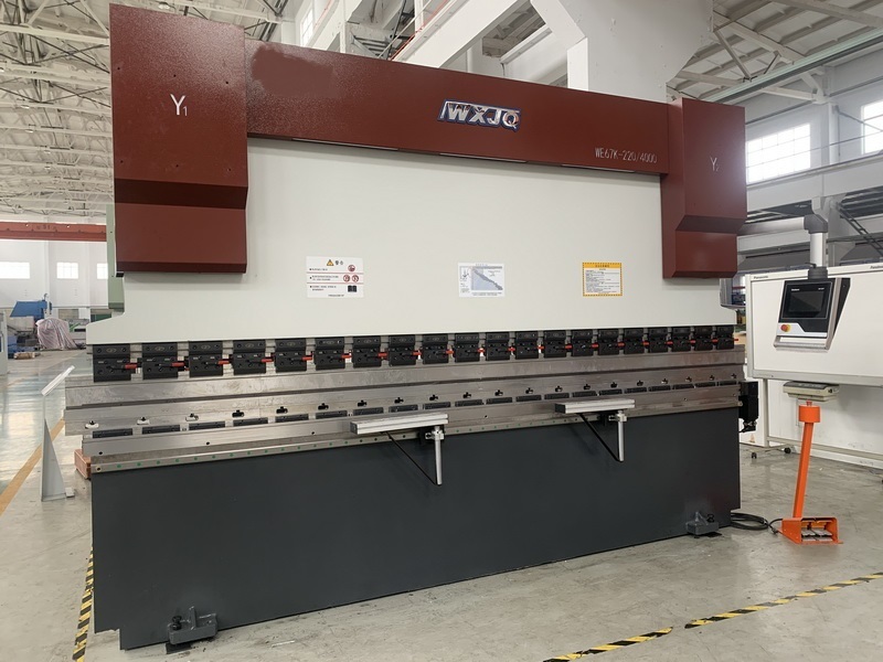 Derniers blogs de l'entreprise sur Les freins à presse CNC peuvent- ils gérer des plaques longues et épaisses?