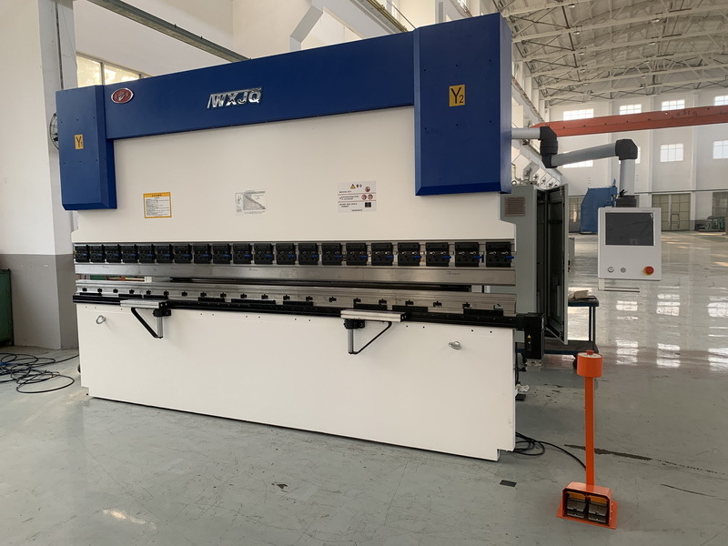 Derniers blogs de l'entreprise sur COMMENT la répétabilité et l'efficacité sur la presse plieuse CNC 130T sont-elles obtenues ?