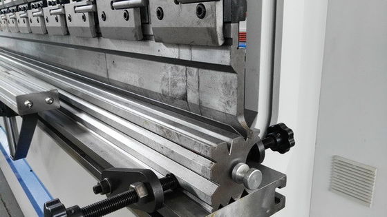 acheter Forte pièce forgéee matérielle de poinçon de l'outil 42CrMo de frein de la presse 125T 30 de degré de haute résistance online manufacture