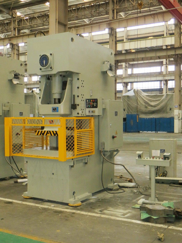 Contrôle mécanique de PLC de lit fixe de poinçonneuse de cadre de la presse hydraulique C