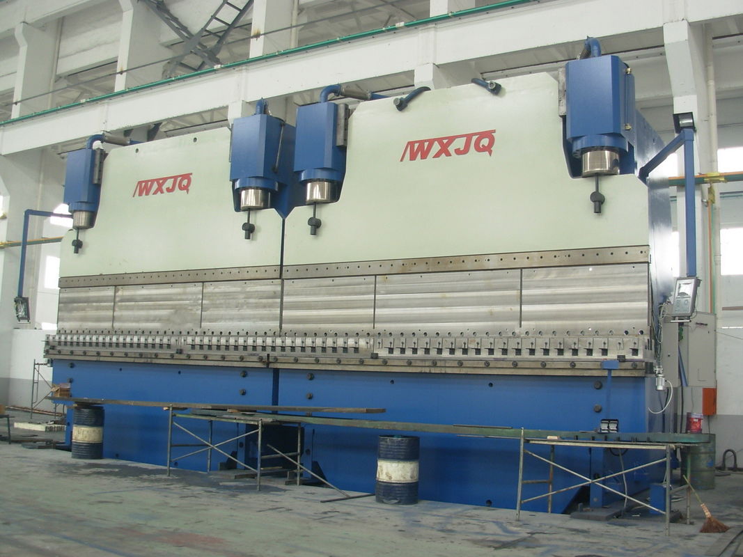 Plaque métallique hydraulique CNC Tandem Press Brake 70 M/Min largeur de table 200 - 800Mm 12m