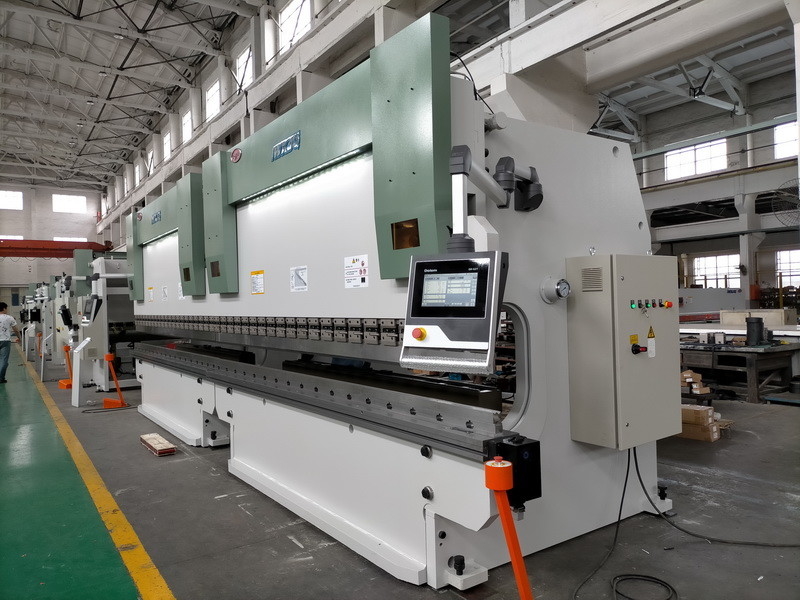 4000m Longueur CNC Tandem Press Brake Machine Outil V unique en bas de la courbure 5mm feuille
