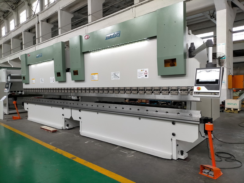 4000m Longueur CNC Tandem Press Brake Machine Outil V unique en bas de la courbure 5mm feuille