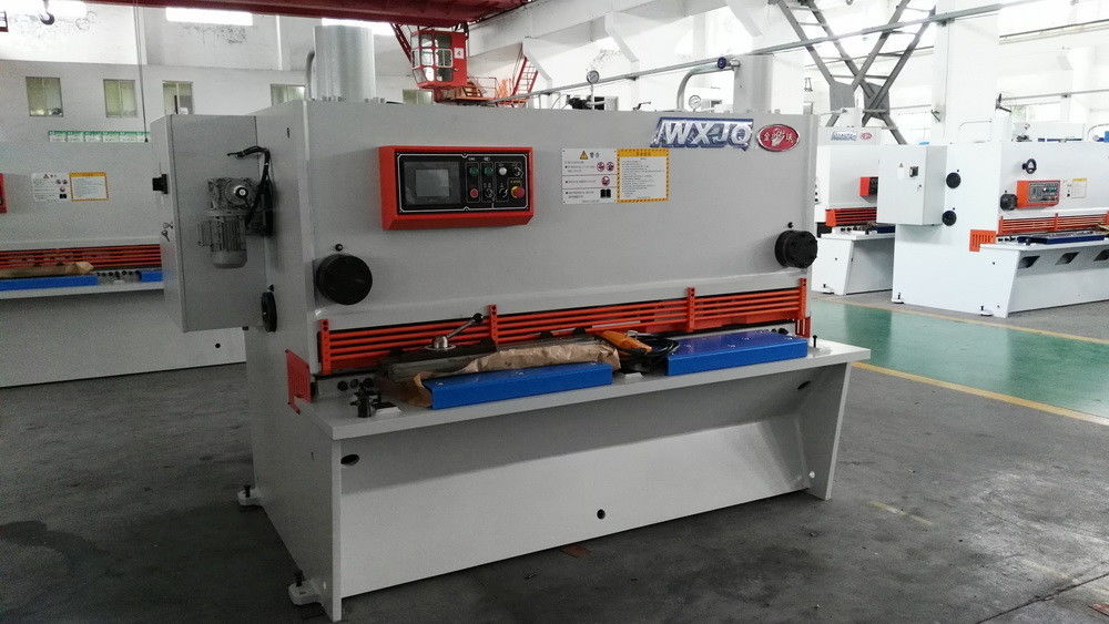 Machine à cisailler automatique à tôle avec commande automatique de coupe