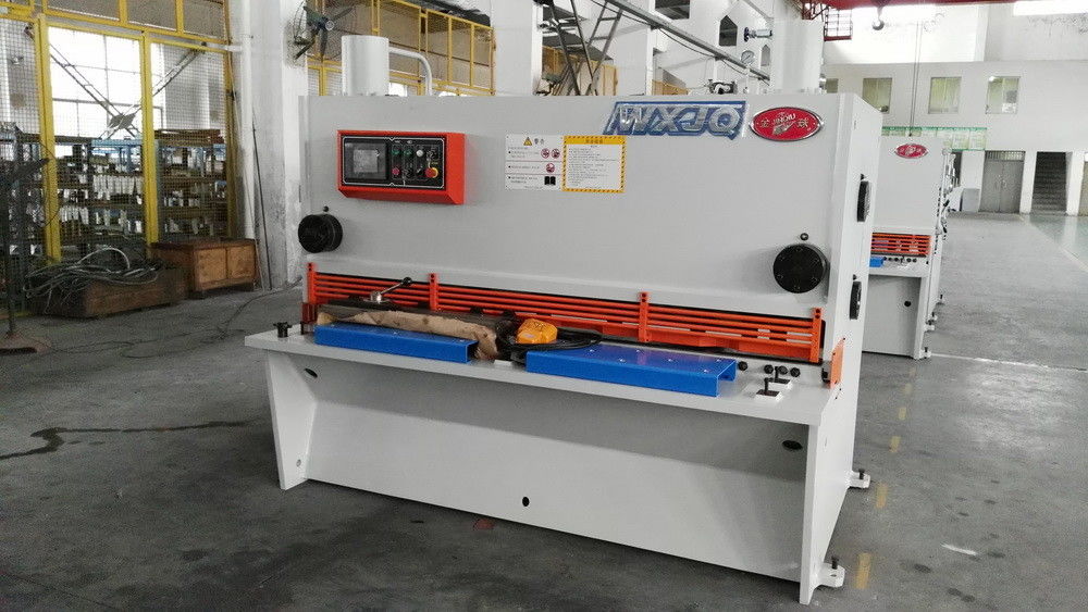 Machine à cisailler automatique à tôle avec commande automatique de coupe