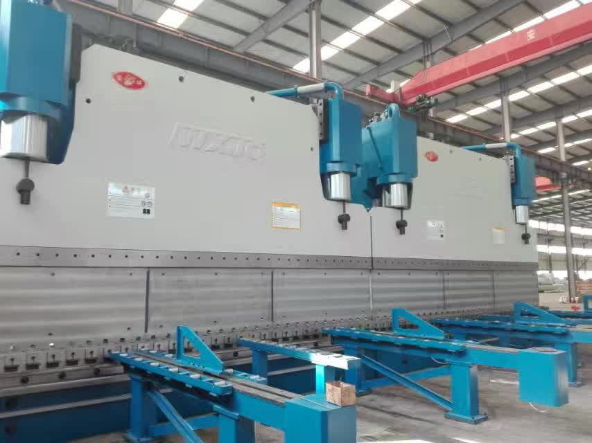 Automatique 1300T CNC Tandem frein à pression hydraulique 415V/50Hz Longueur de flexion 20 mètres