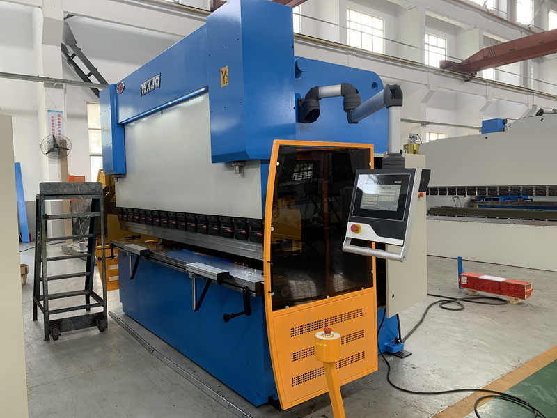 135T Machine de freinage à pression hydraulique CNC mécanique 3200mm Longueur de flexion