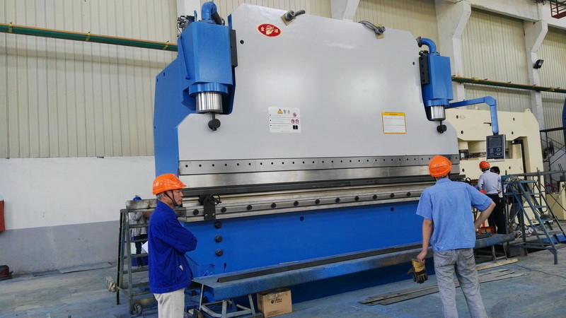 500 t CNC presses hydrauliques de freinage mécanique pour B2B