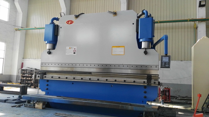 500T force CNC frein hydraulique de presse utilisée sur la fabrication de métaux, usines automobiles