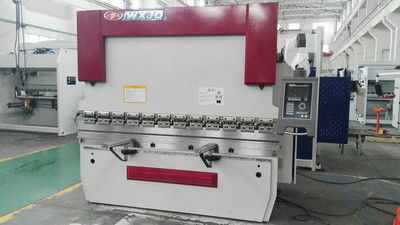Frénésie hydraulique CNC mécanique pour l'automatisation industrielle et le moulage des métaux