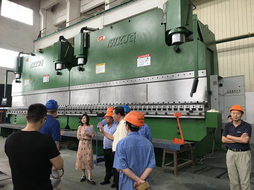 1200 tonnes LVD CNC Tandem Press Brake Machine 100 à 3000 tonnes Longueur de la table 2 à 12 m