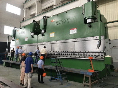 1200 tonnes LVD CNC Tandem Press Brake Machine 100 à 3000 tonnes Longueur de la table 2 à 12 m