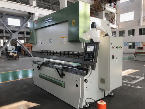 125T force CNC frein hydraulique WE67K125/3200 pour la fabrication de métaux
