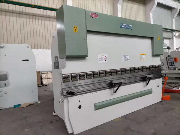 Contrôle multi hydraulique électrique de haches de la tôle de frein de presse de commande numérique par ordinateur 200T