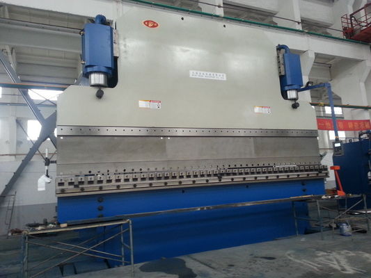 Frein à pression hydraulique CNC avec 400KN Max pression 175° Max angle de flexion et 6000mm Max longueur de flexion pour la tôle