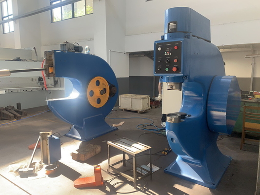 Machine de transformation MC665 marteau 6 mm feuille d'aluminium et 2 mm acier inoxydable